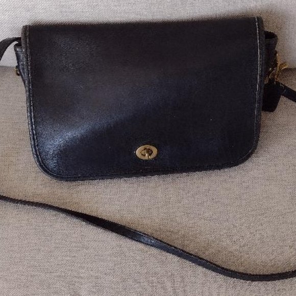 Coach Handbags - Vintage Coach Shoulder Bag